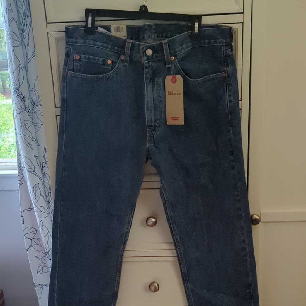Levi's 505 Regular Straight-Leg Jeans Classic Style